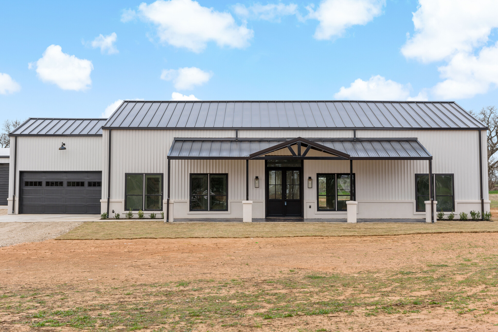 A brand new Barndominium on 1.756 acres in Alvarado, Texas for sale