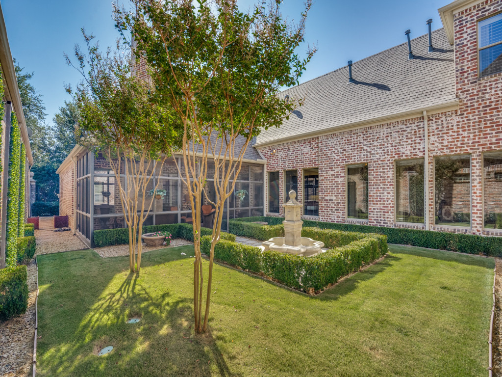 Luxury home for lease at 2782 Montreaux Dr. in gated Villages of Stonebriar Park, Frisco, TX.